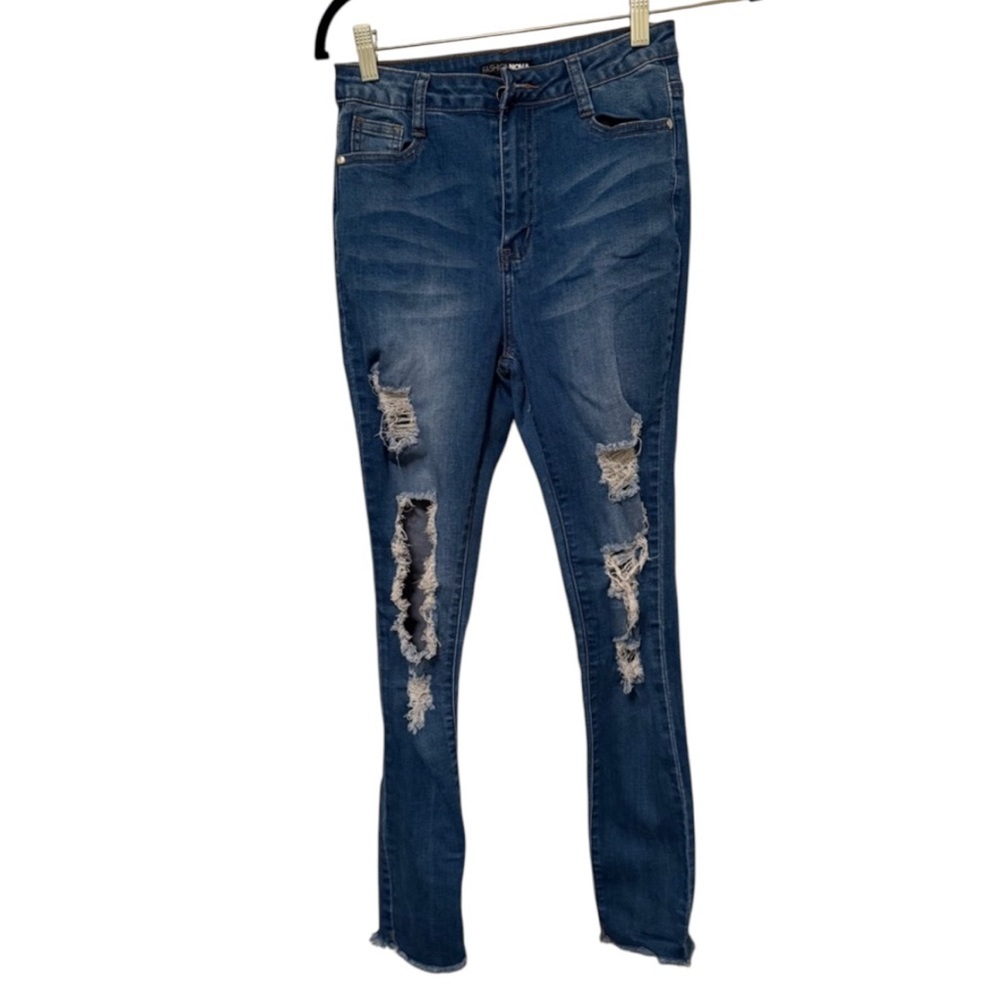 Size 5 women’s ripped distressed skinny jeans